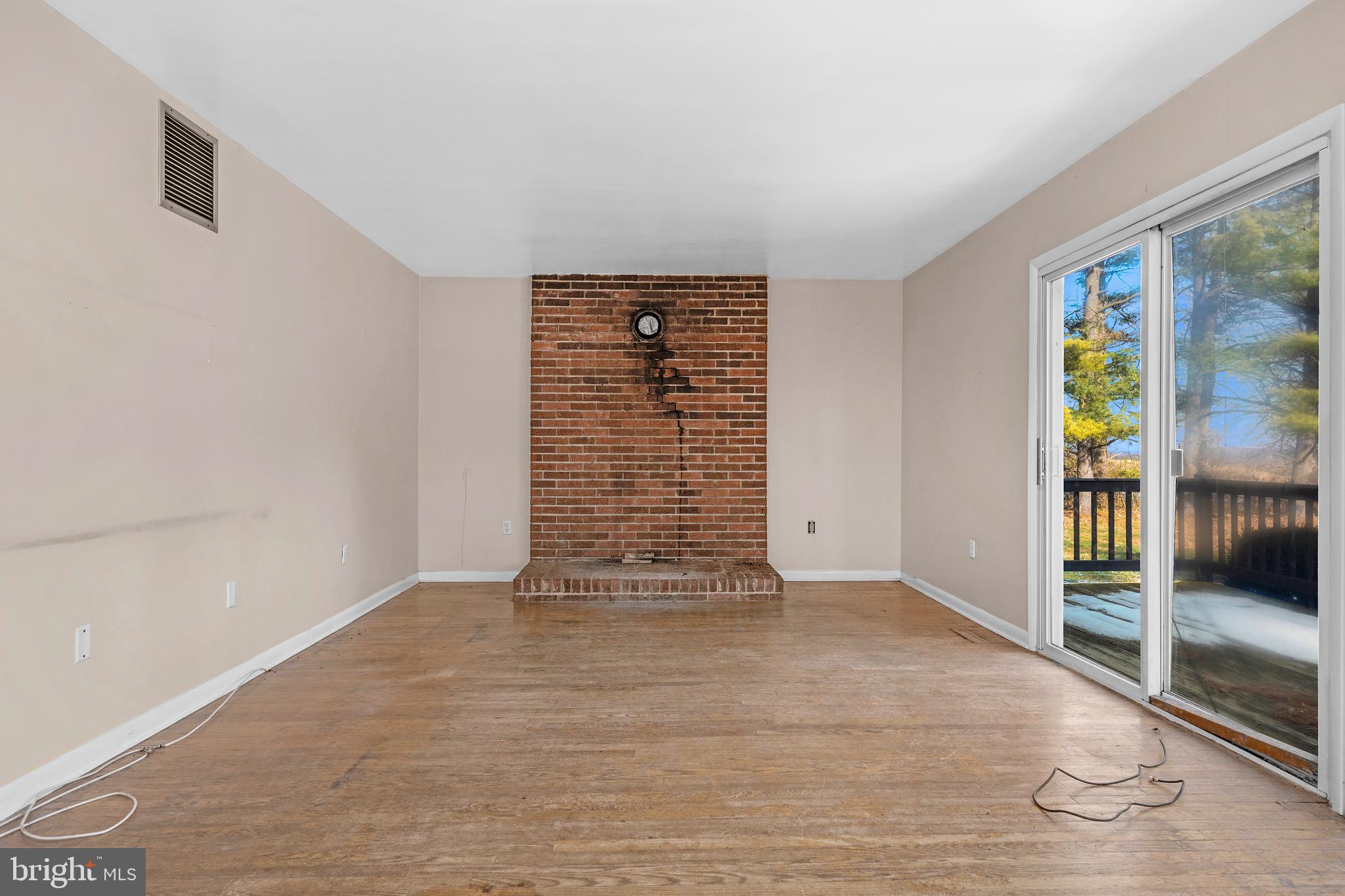 UNIONTOWN - Residential