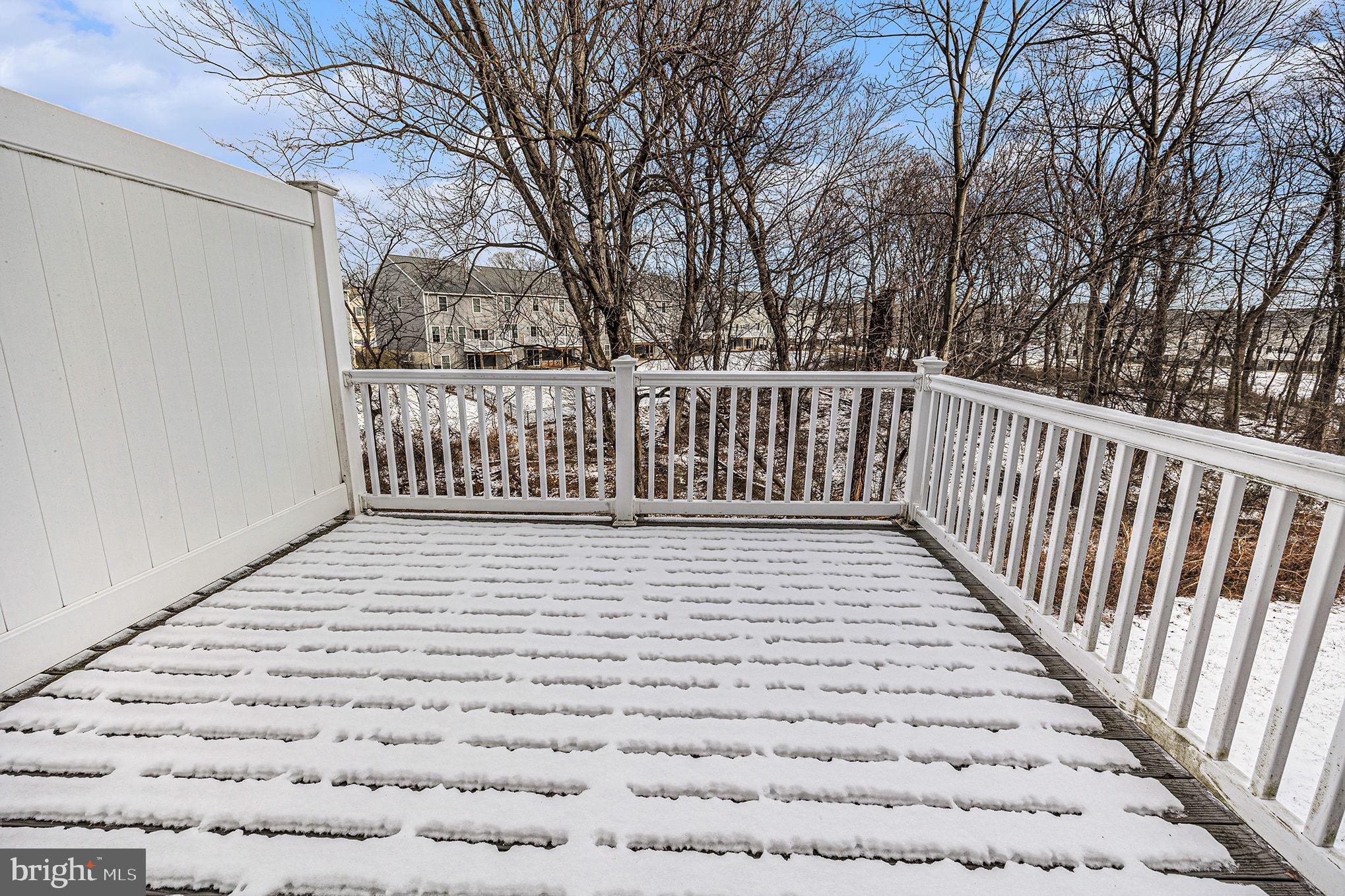 WOODLAND HILLS - Residential