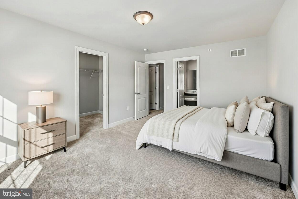 WOODLAND HILLS - Residential