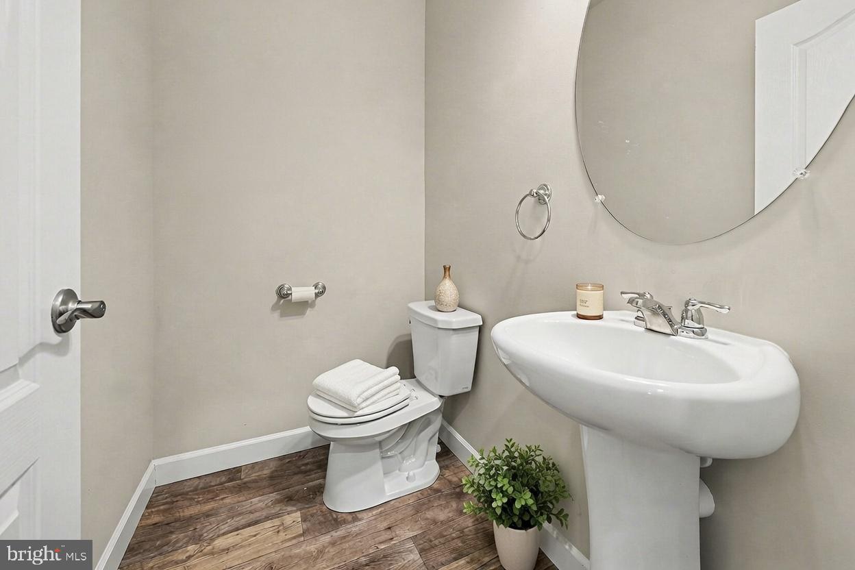 WOODLAND HILLS - Residential