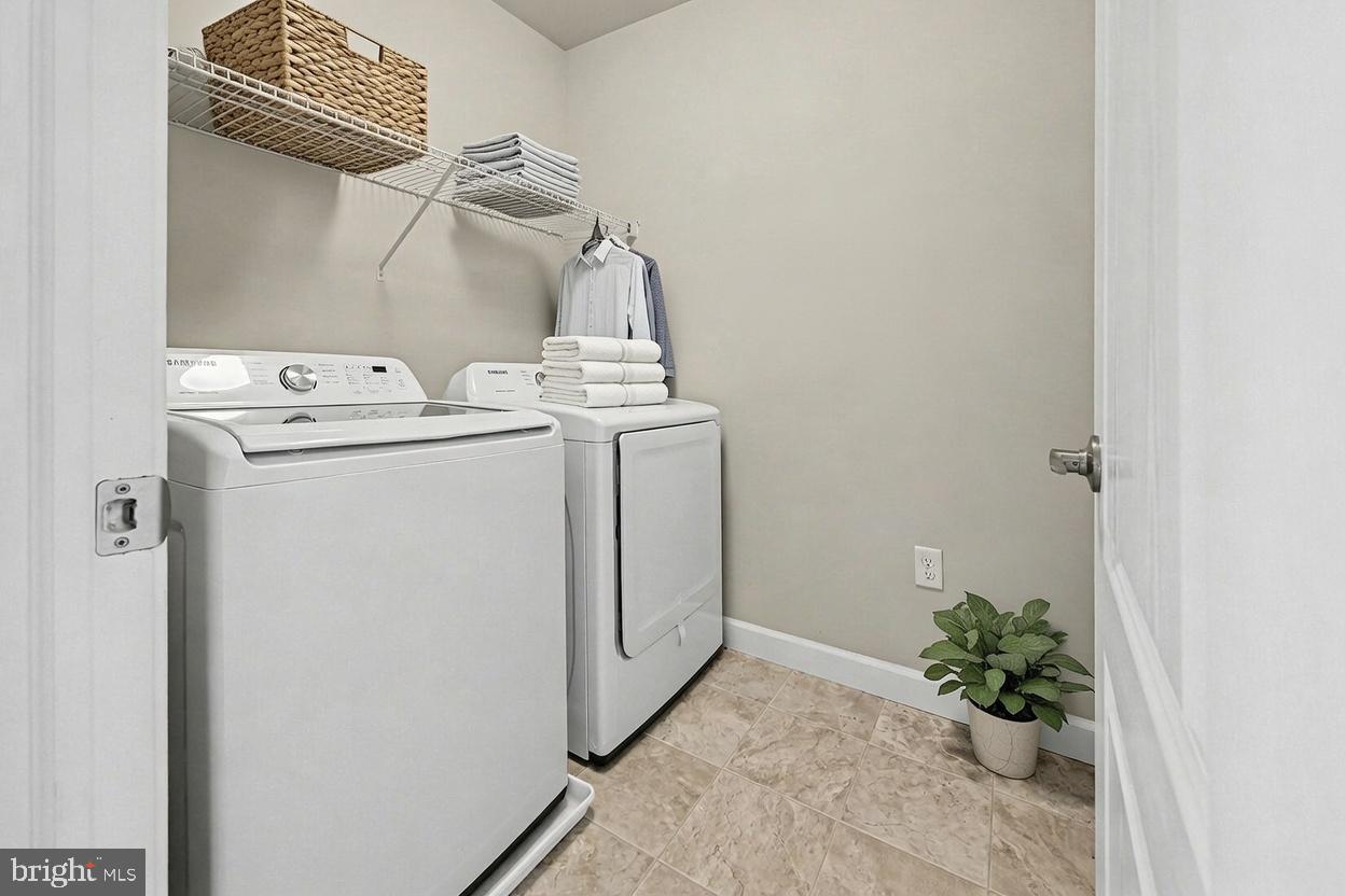 WOODLAND HILLS - Residential