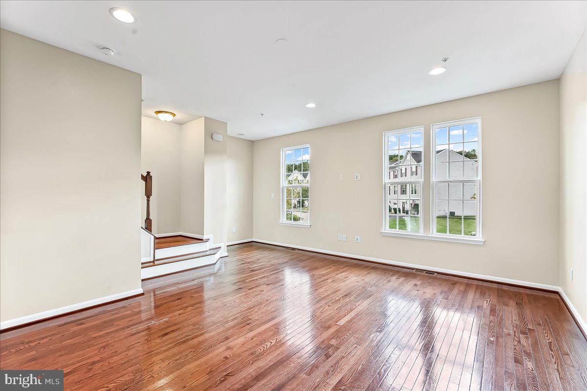 MEADOWVIEW - Residential