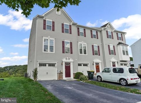 1843 HONEYSUCKLE COURT DOWNINGTOWN PA 19335