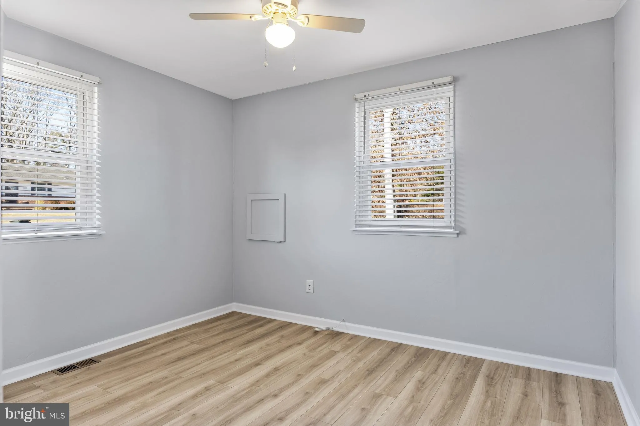 Sicklerville, New Jersey 08081, United States, 3 Bedrooms Bedrooms, ,1 BathroomBathrooms,Residential,Contingent,1735