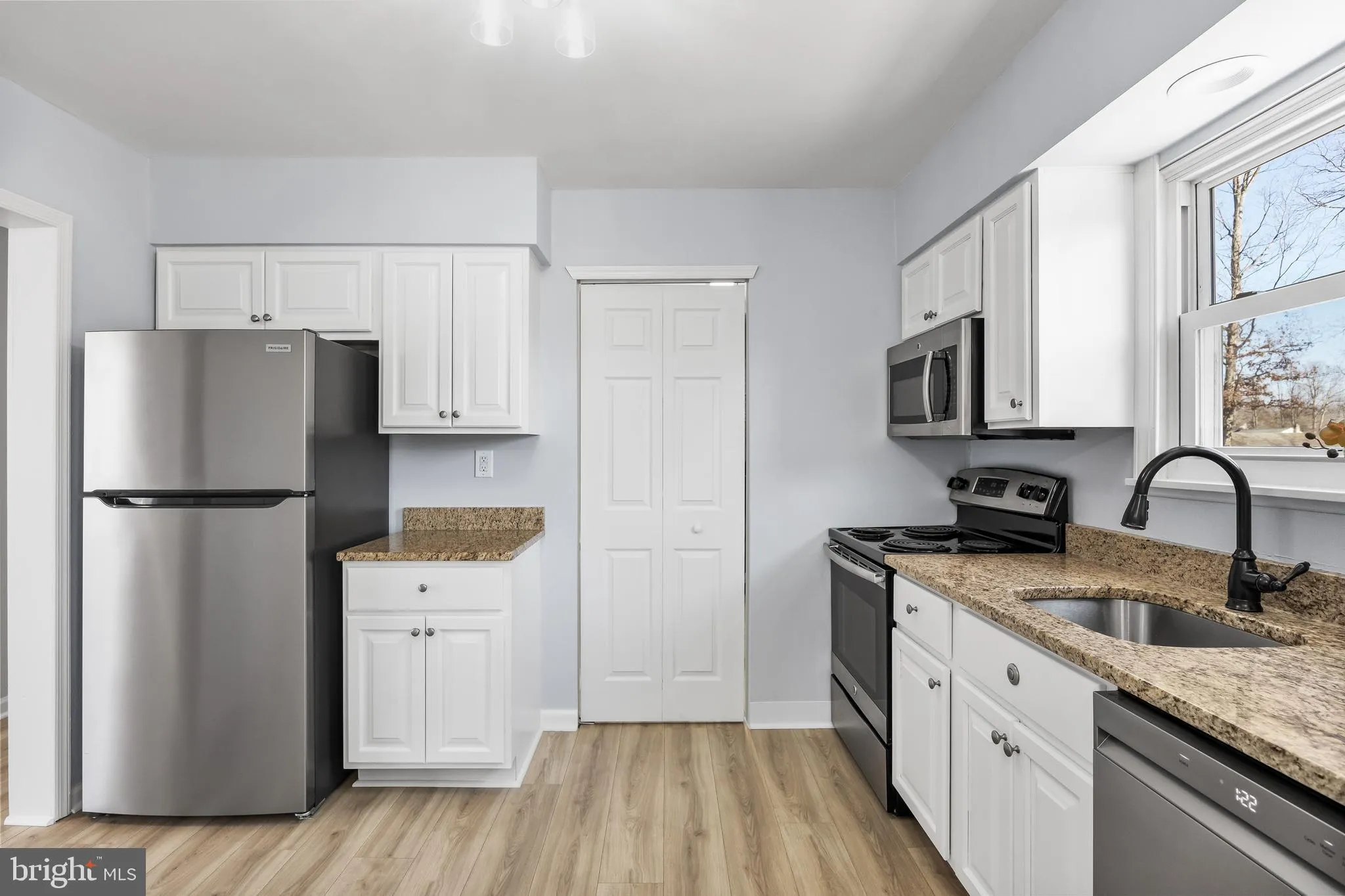 Sicklerville, New Jersey 08081, United States, 3 Bedrooms Bedrooms, ,1 BathroomBathrooms,Residential,Contingent,1735