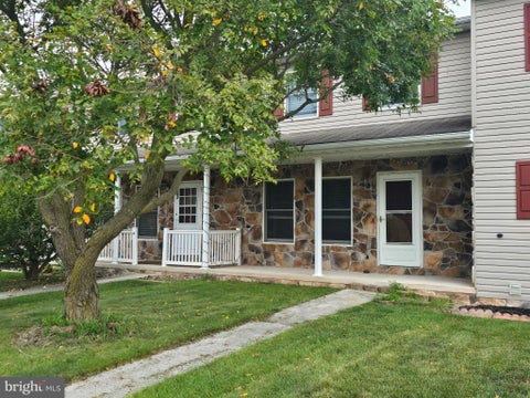 Townhouse For Sale - 12 Homestead Drive<br/> Adams County, GETTYSBURG, PA 17325