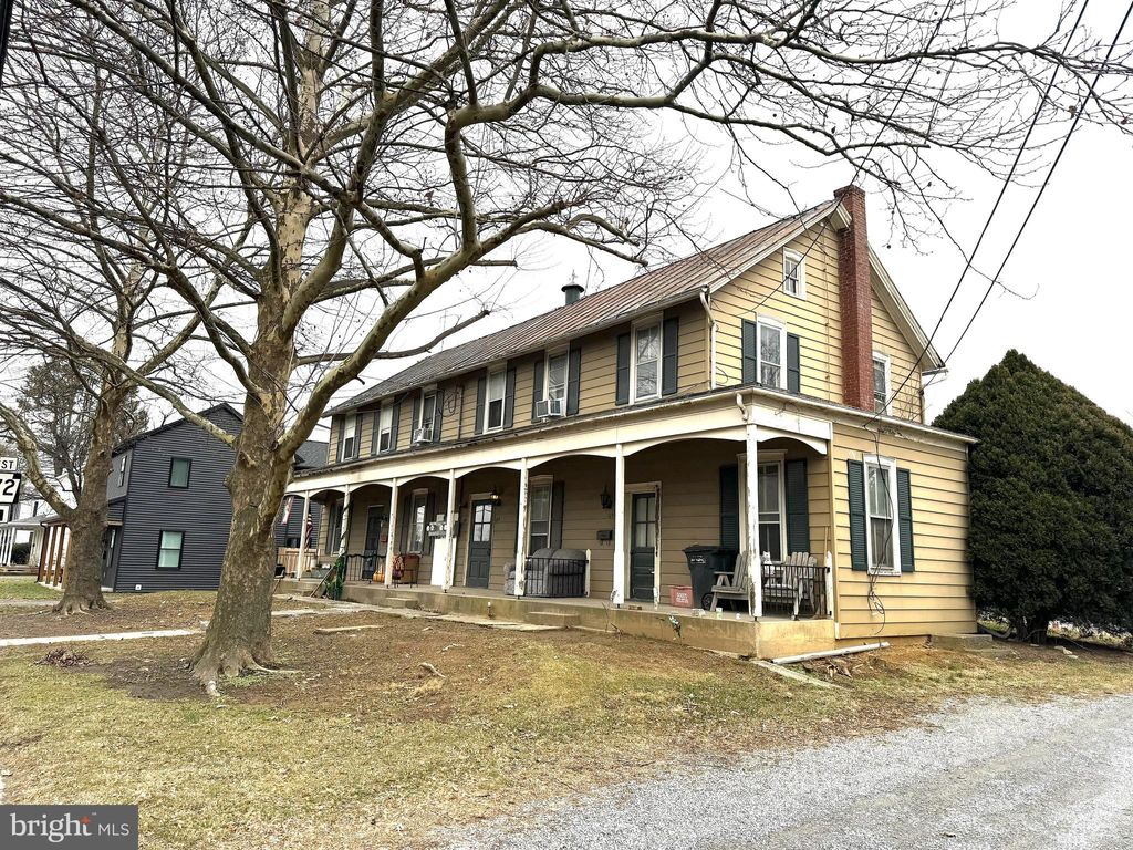 Photo of 154 Main Street W, LEOLA, PA 17540 (MLS # PALA2087744)
