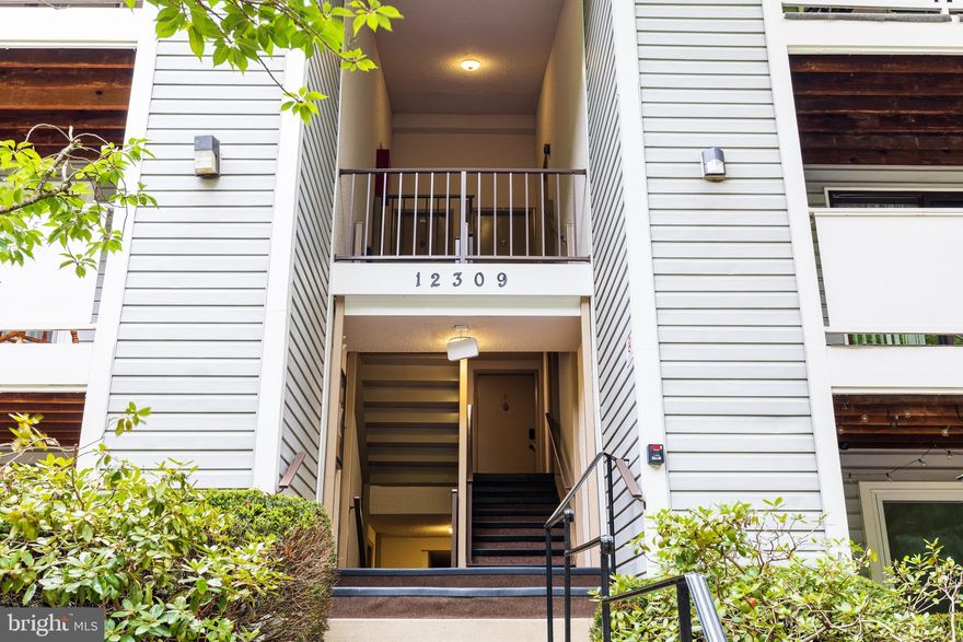 Top floor unit on dead end street, vaulted ceiling in living/dining room, new windows, wood burning fireplace, hard wood floor in living area. Unit faces south for good light, separate laundry room in unit, new granite counters and new vanities and some new light fixtures. Walk in closet in master bedroom, pantry in kitchen, breakfast bar, quick settlement possible and plenty of parking, one assigned space(#102).

MULTIPLE OFFERS DEADLINE 6PM MONDAY 8/7. WILL HAVE DECISION MONDAY NIGHT OR TUESDAY MORNING DEPENDENT ON LENDERS ANSWERING PHONE CALLS.