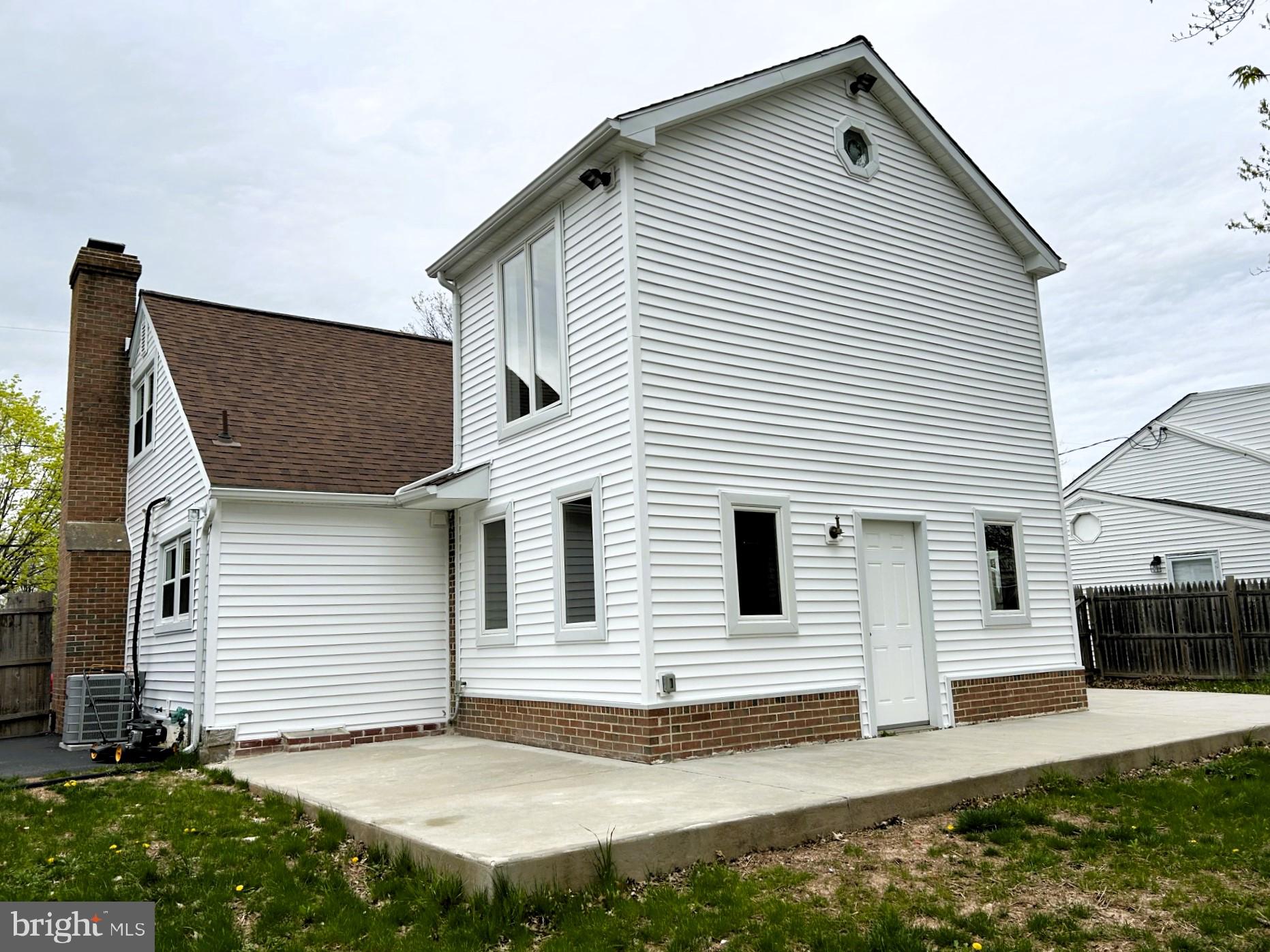 644 CENTRAL AVENUE