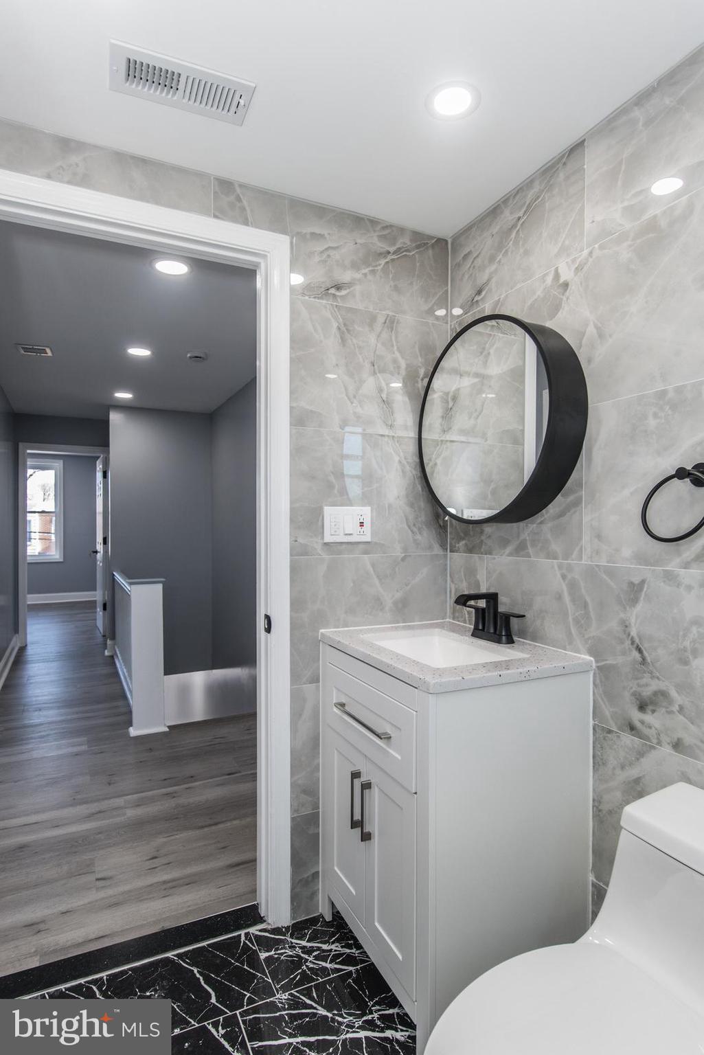 LAWNDALE - Residential