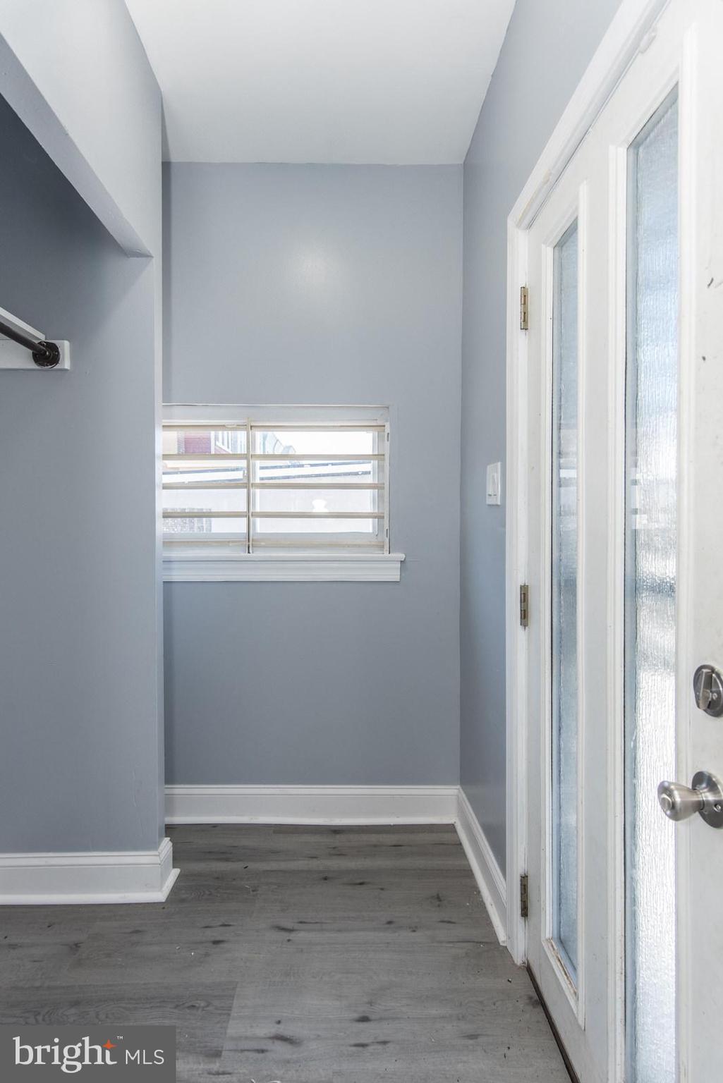 LAWNDALE - Residential