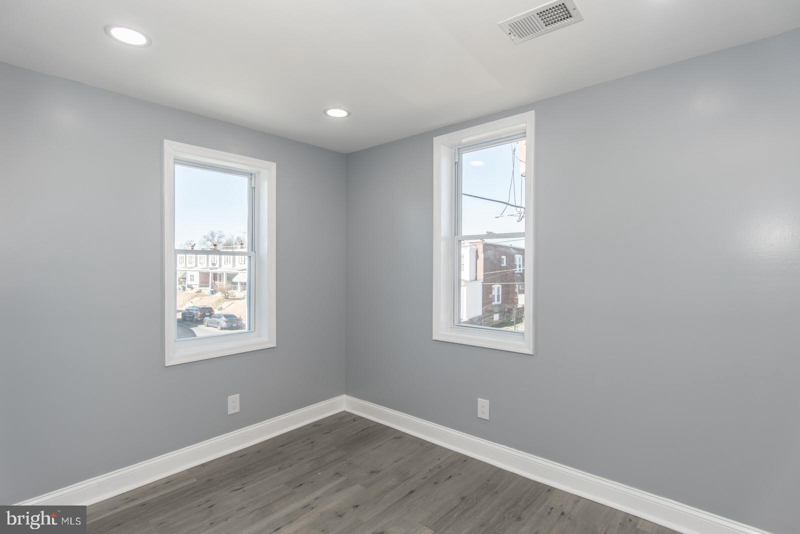 LAWNDALE - Residential