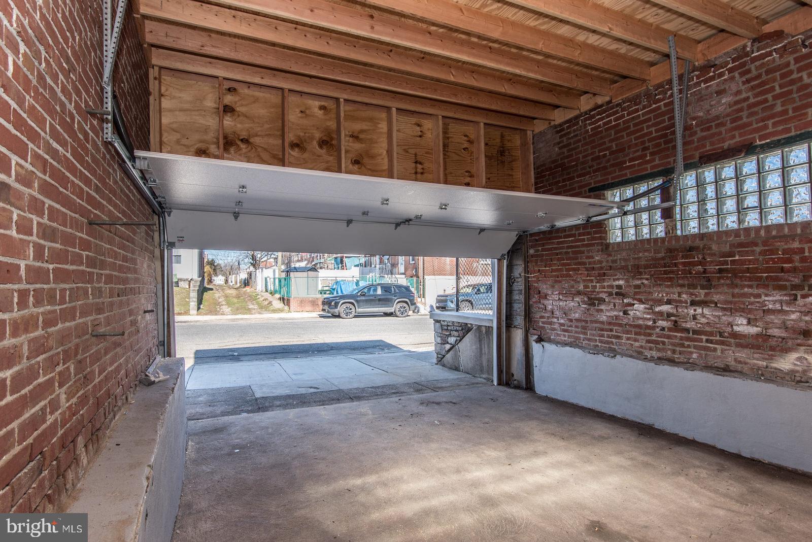 LAWNDALE - Residential