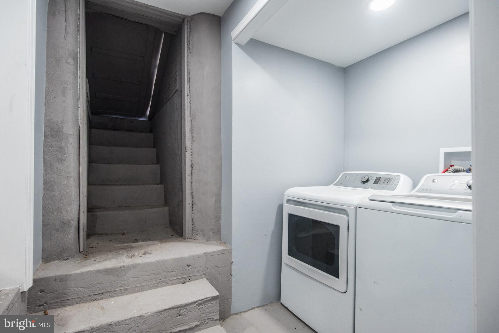 LAWNDALE - Residential