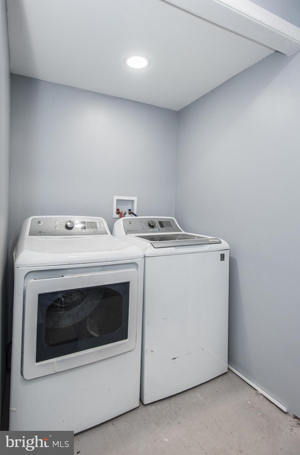 LAWNDALE - Residential