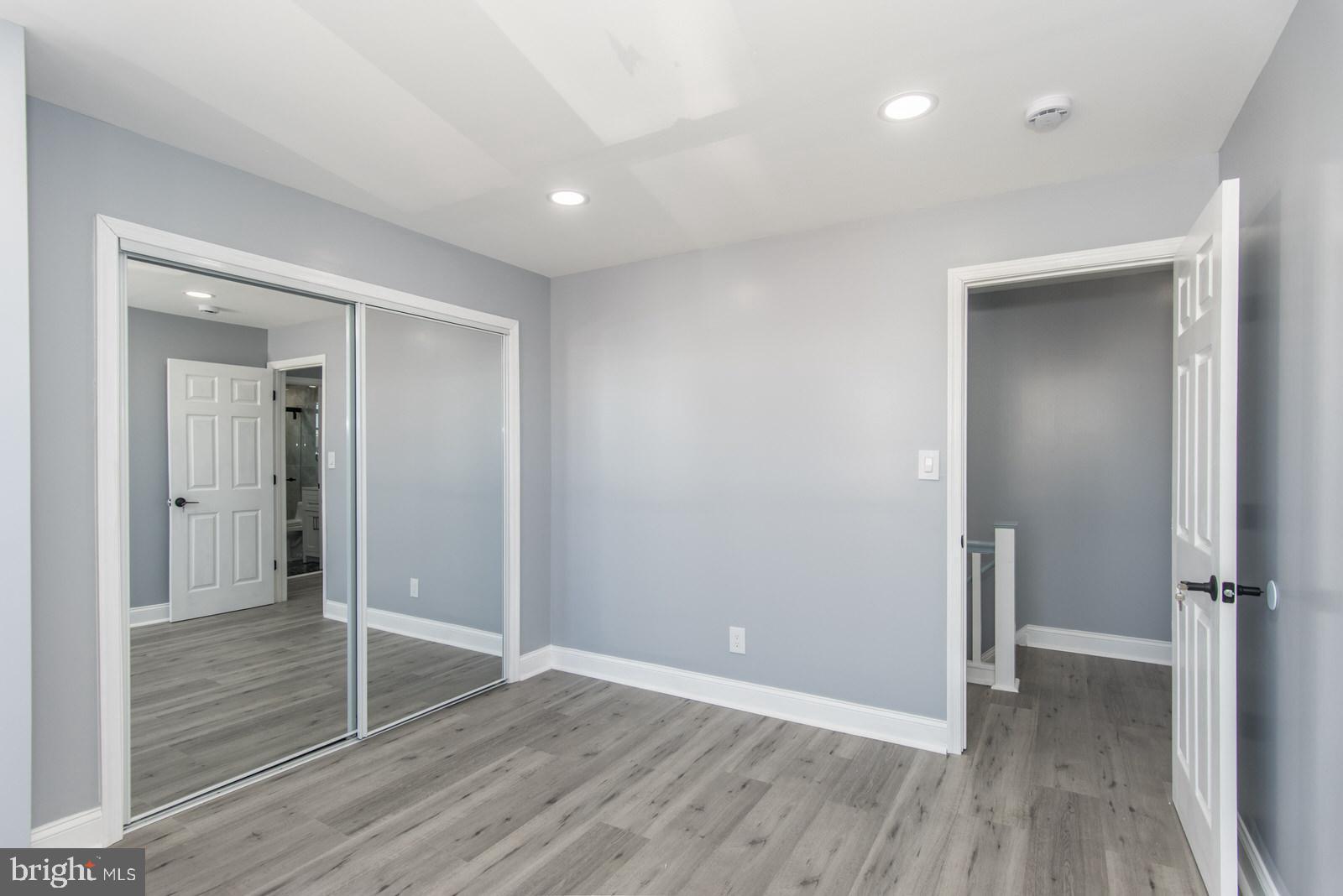 LAWNDALE - Residential