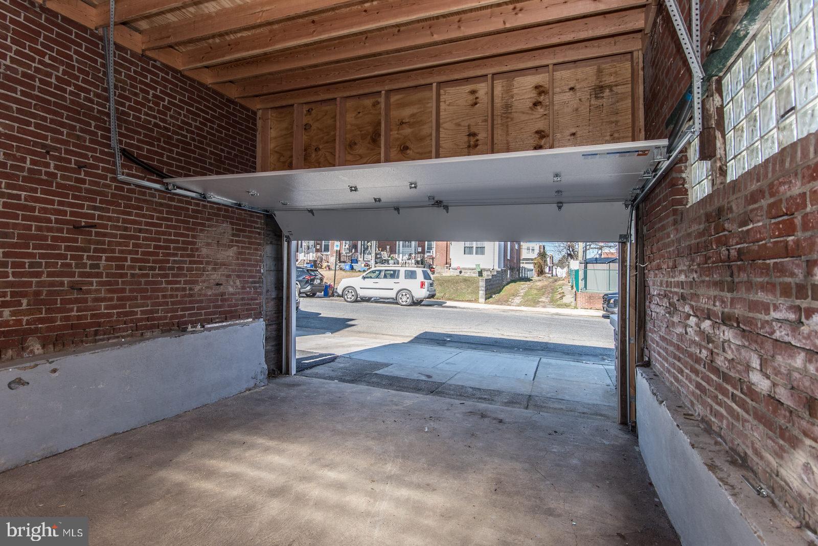 LAWNDALE - Residential