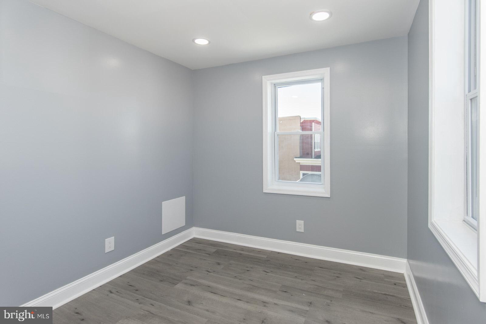 LAWNDALE - Residential