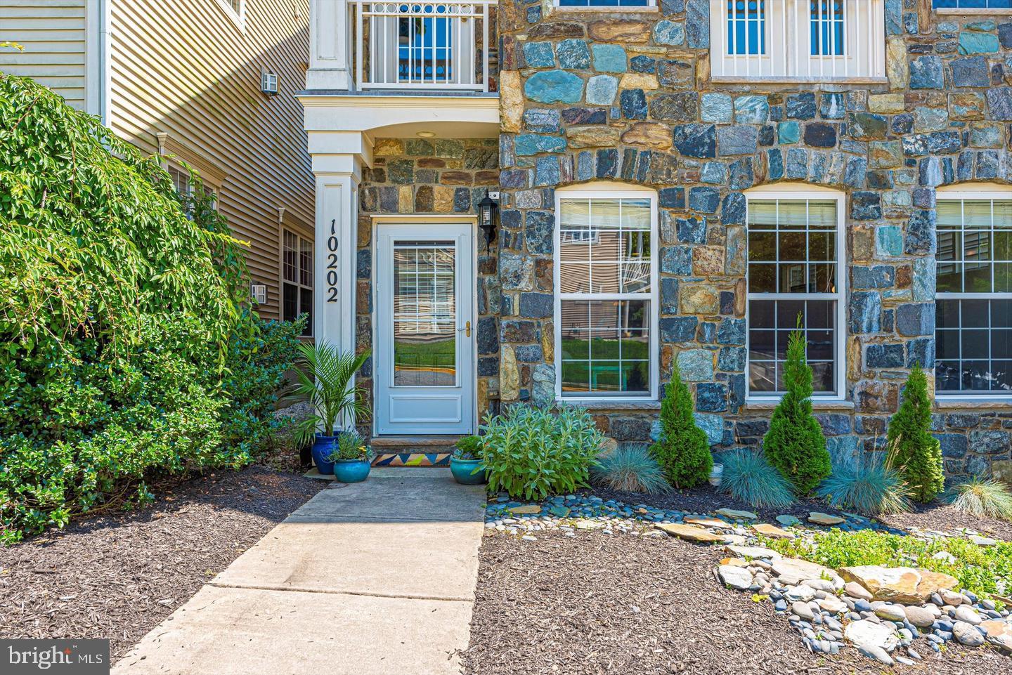 10202 WOOD THRUSH DRIVE