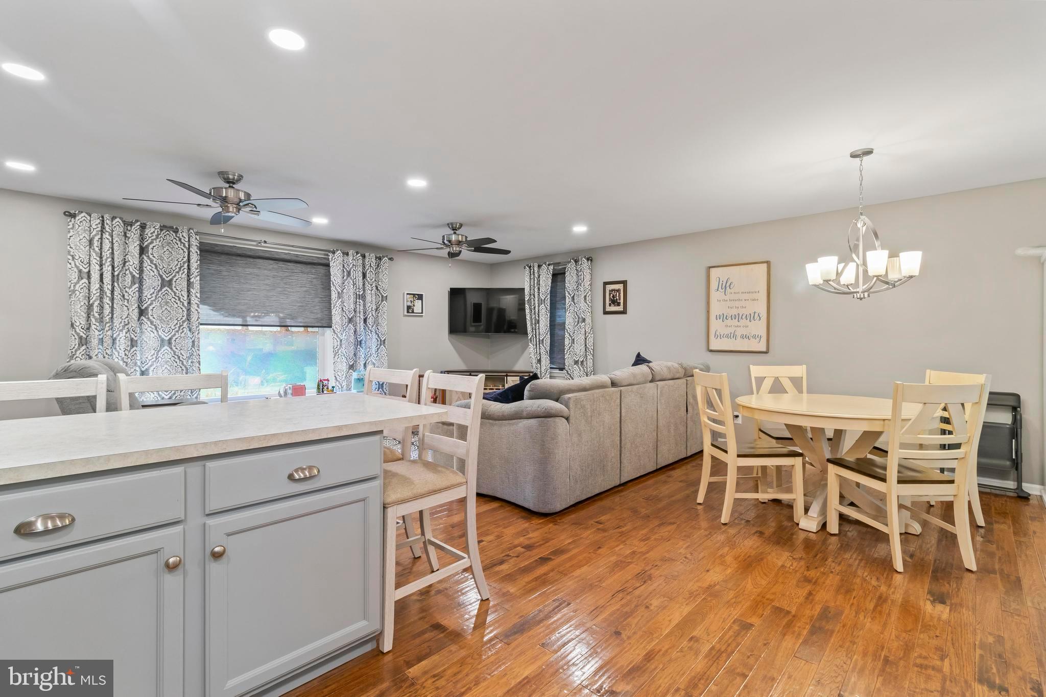 BRETON OAKS - Residential