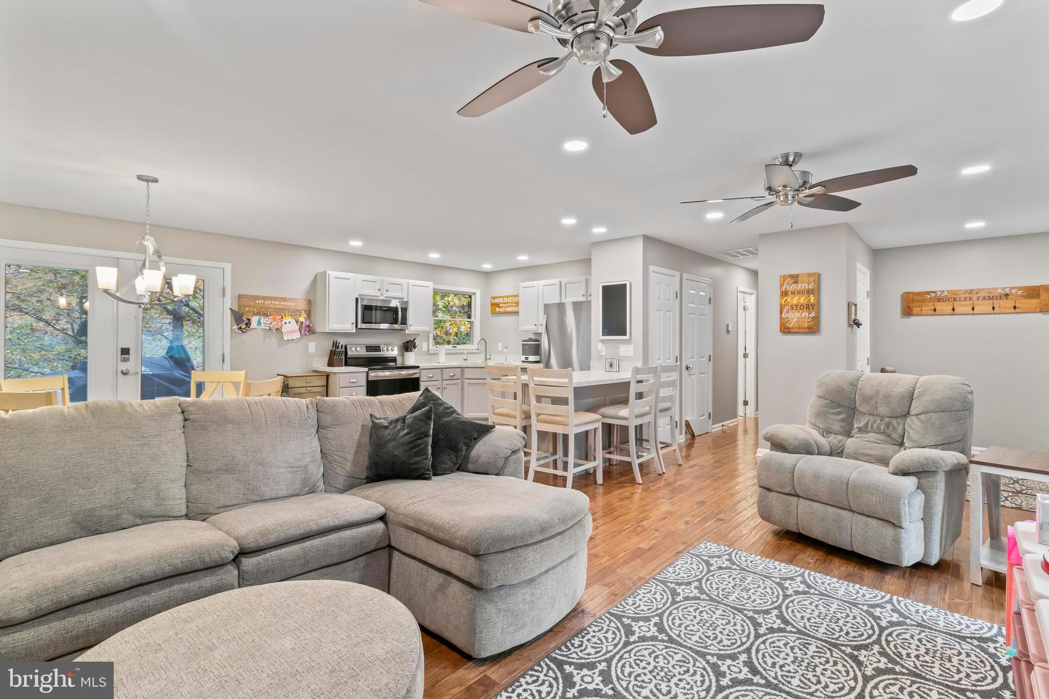 BRETON OAKS - Residential