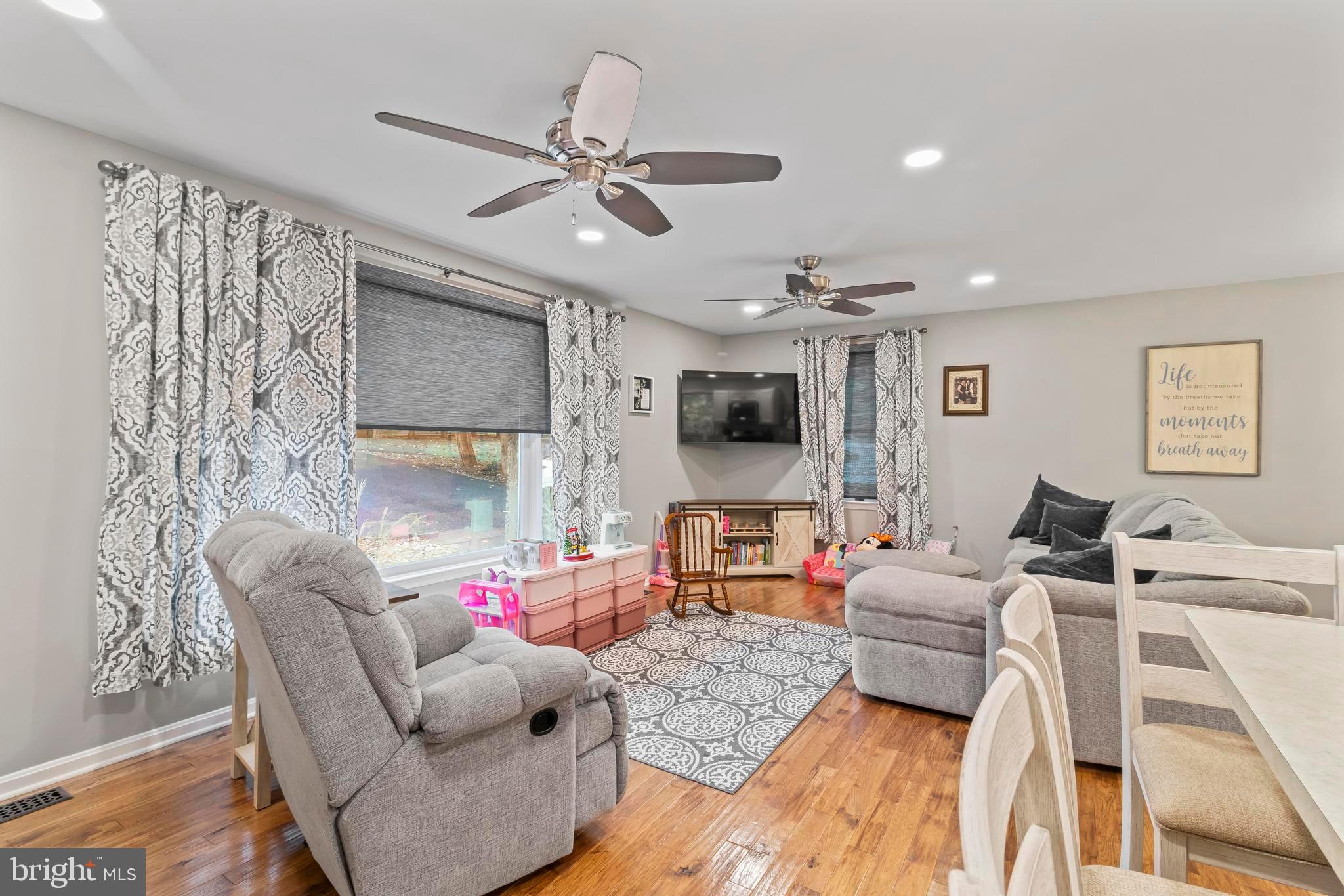 BRETON OAKS - Residential