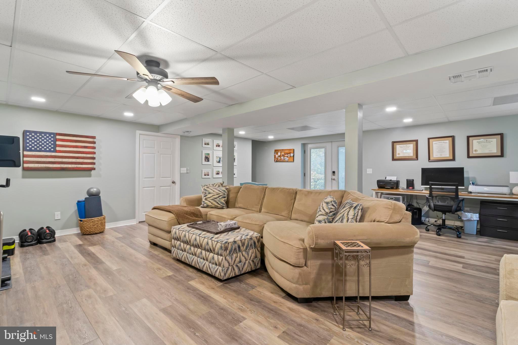 BRETON OAKS - Residential