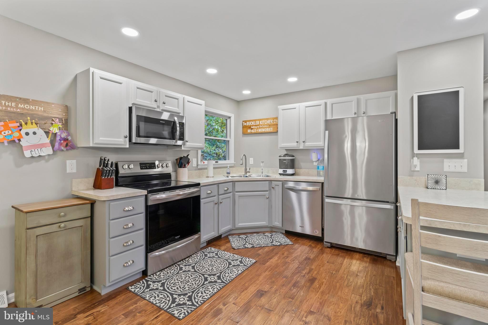 BRETON OAKS - Residential