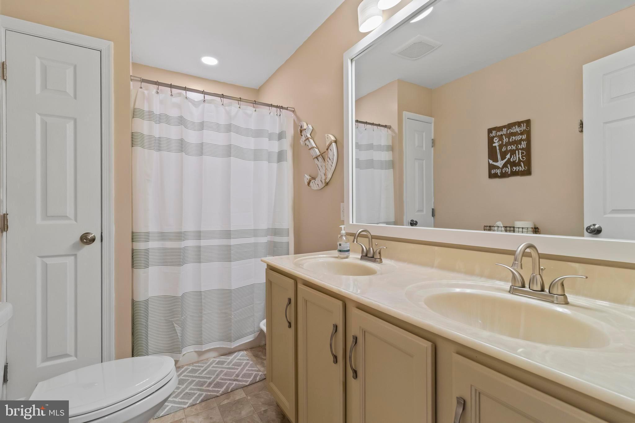 BRETON OAKS - Residential