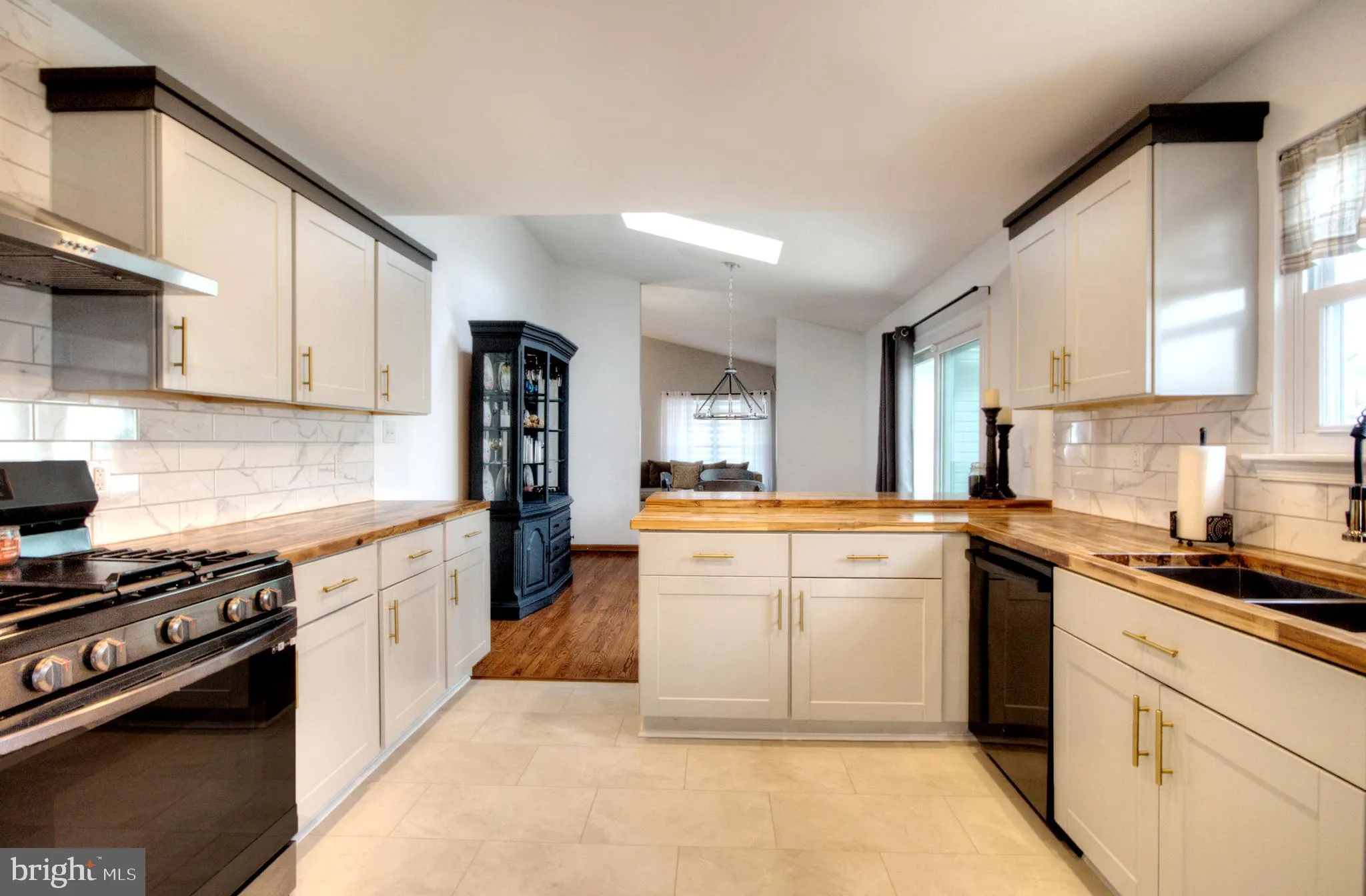 Sewell, New Jersey 08080, United States, 3 Bedrooms Bedrooms, ,2 BathroomsBathrooms,Residential,Active,254173