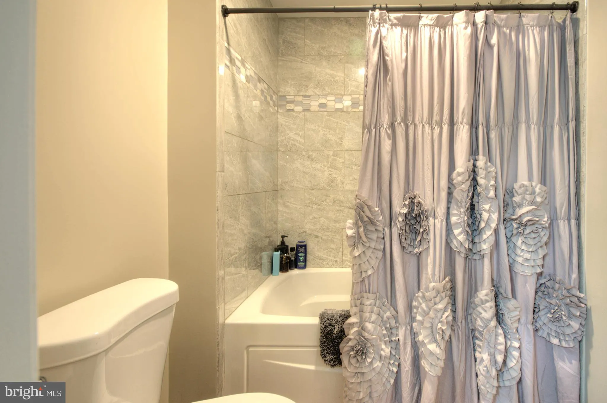 Sewell, New Jersey 08080, United States, 3 Bedrooms Bedrooms, ,2 BathroomsBathrooms,Residential,Active,254173