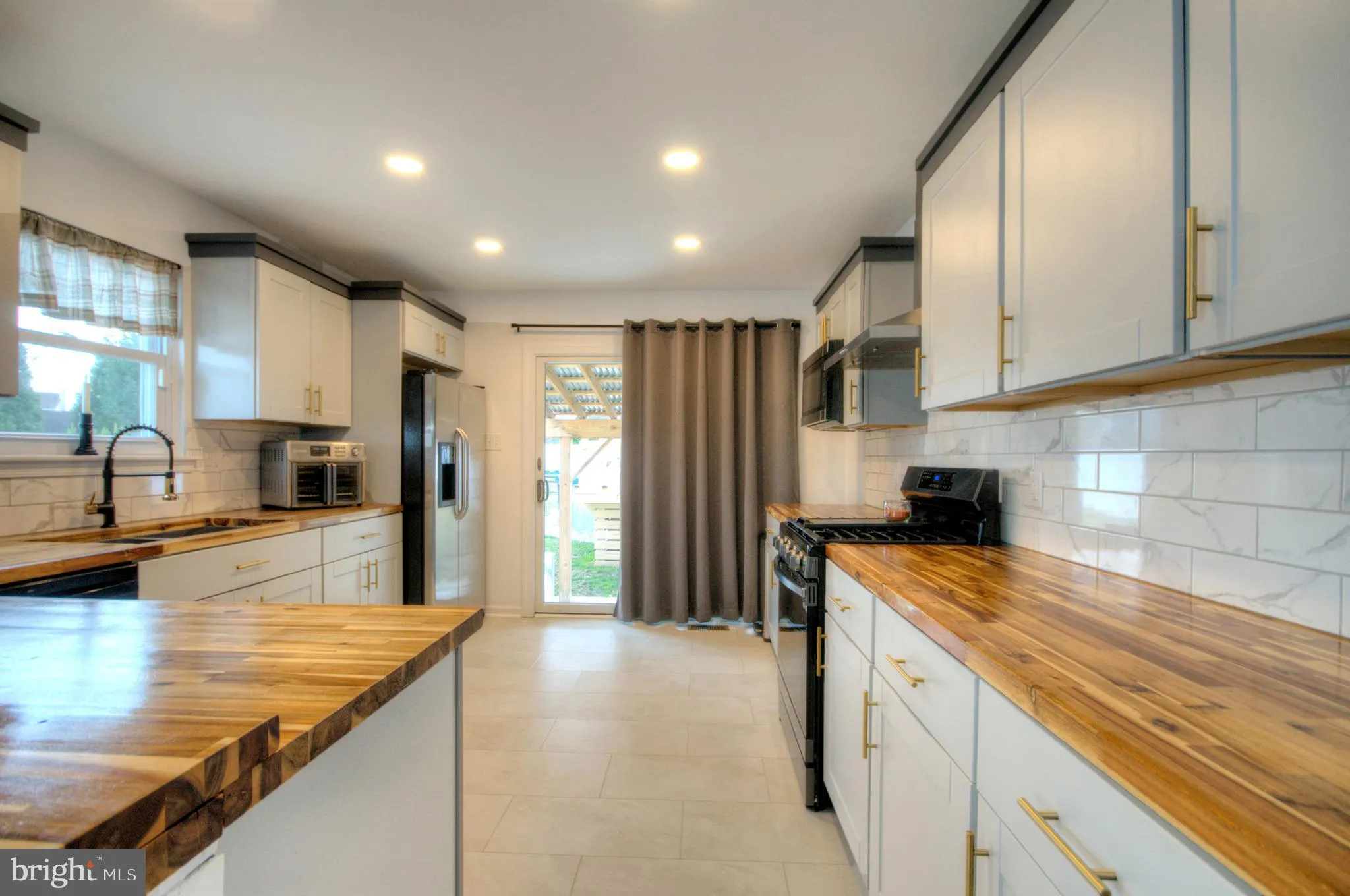 Sewell, New Jersey 08080, United States, 3 Bedrooms Bedrooms, ,2 BathroomsBathrooms,Residential,Active,254173