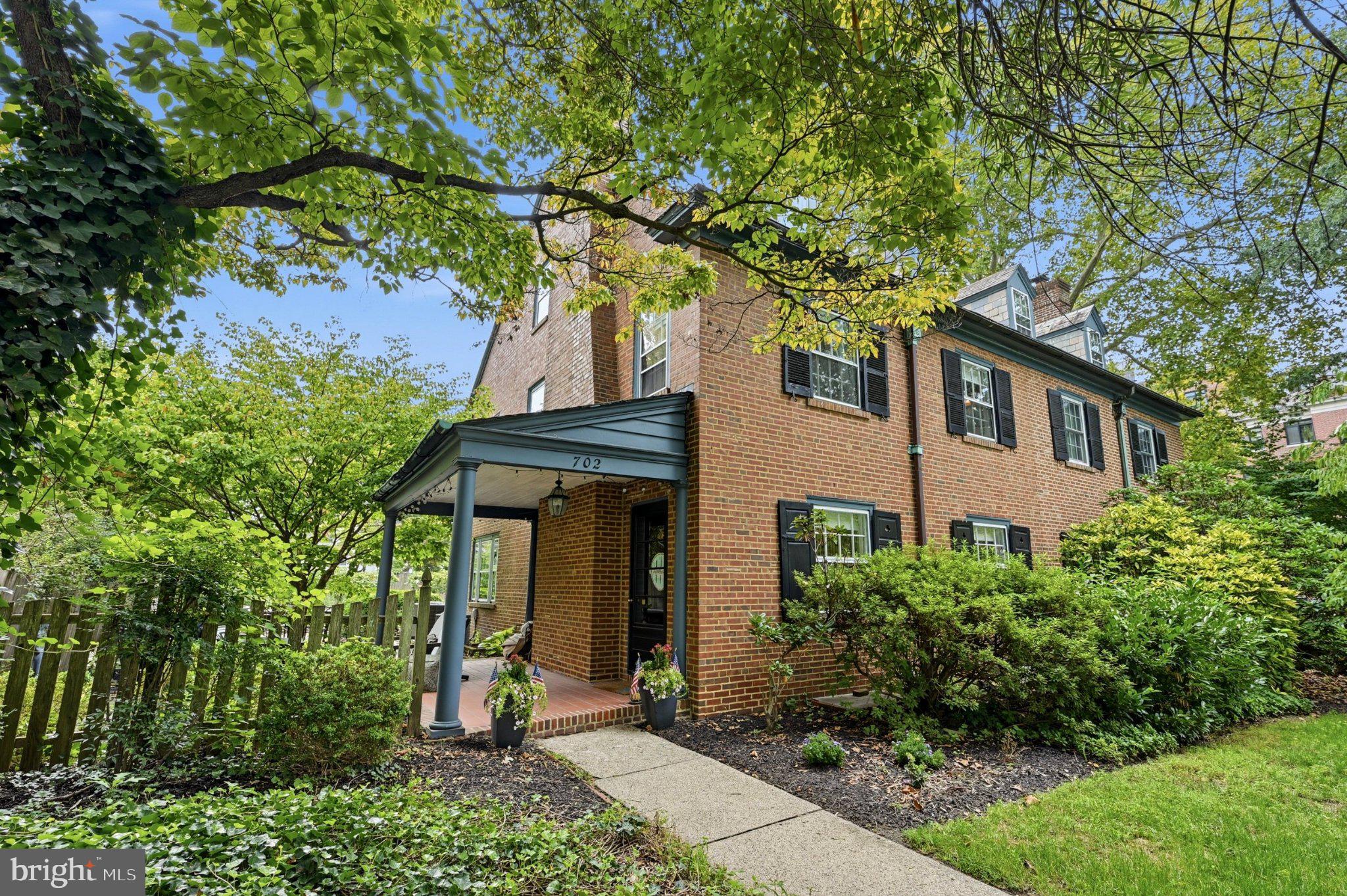 702 GREENHILL AVENUE