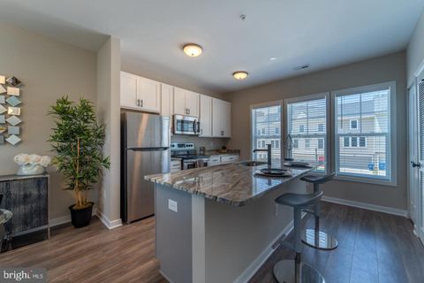 456 WOODCREST DRIVE SE B WASHINGTON DC 20032