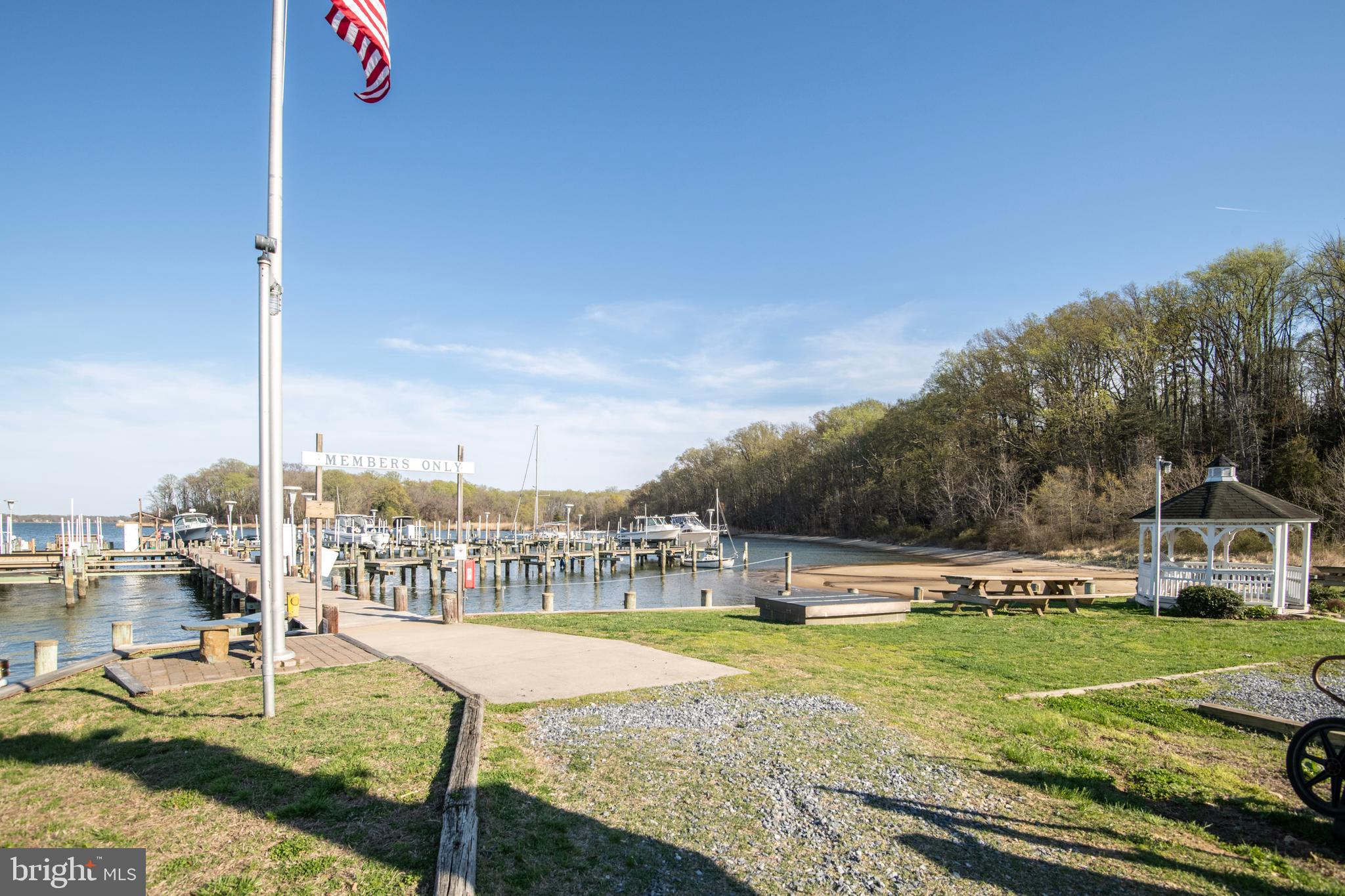 LOCH HAVEN - Residential