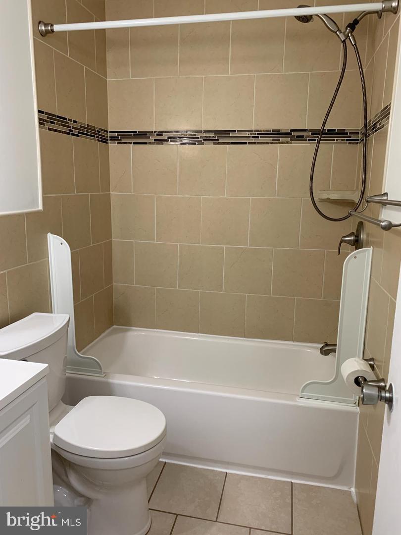 FOXCROFT COLONY - Residential Lease