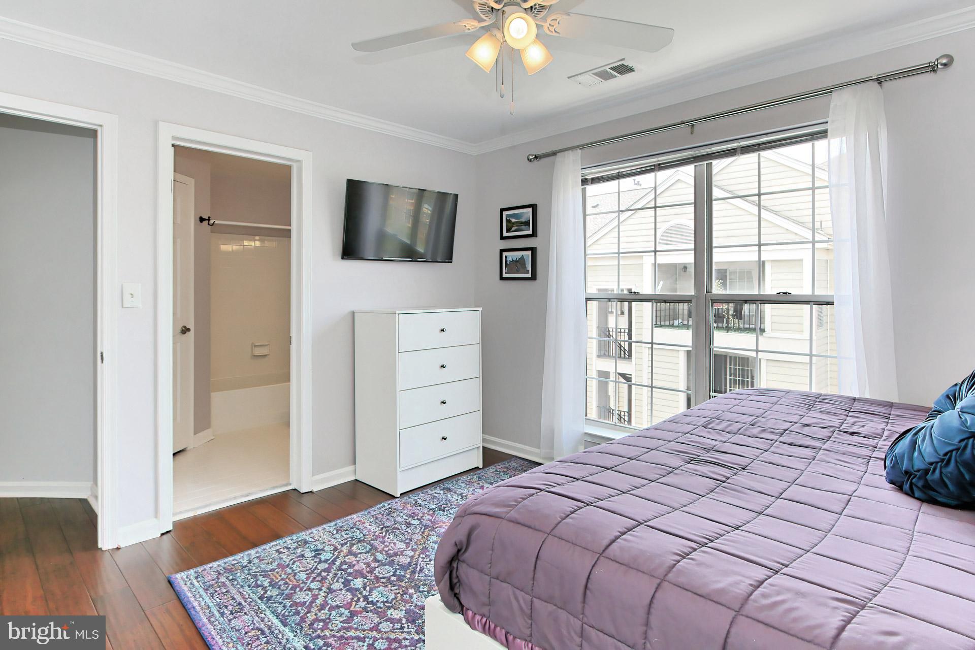 QUAKER HILL CONDOMINIUM - Residential