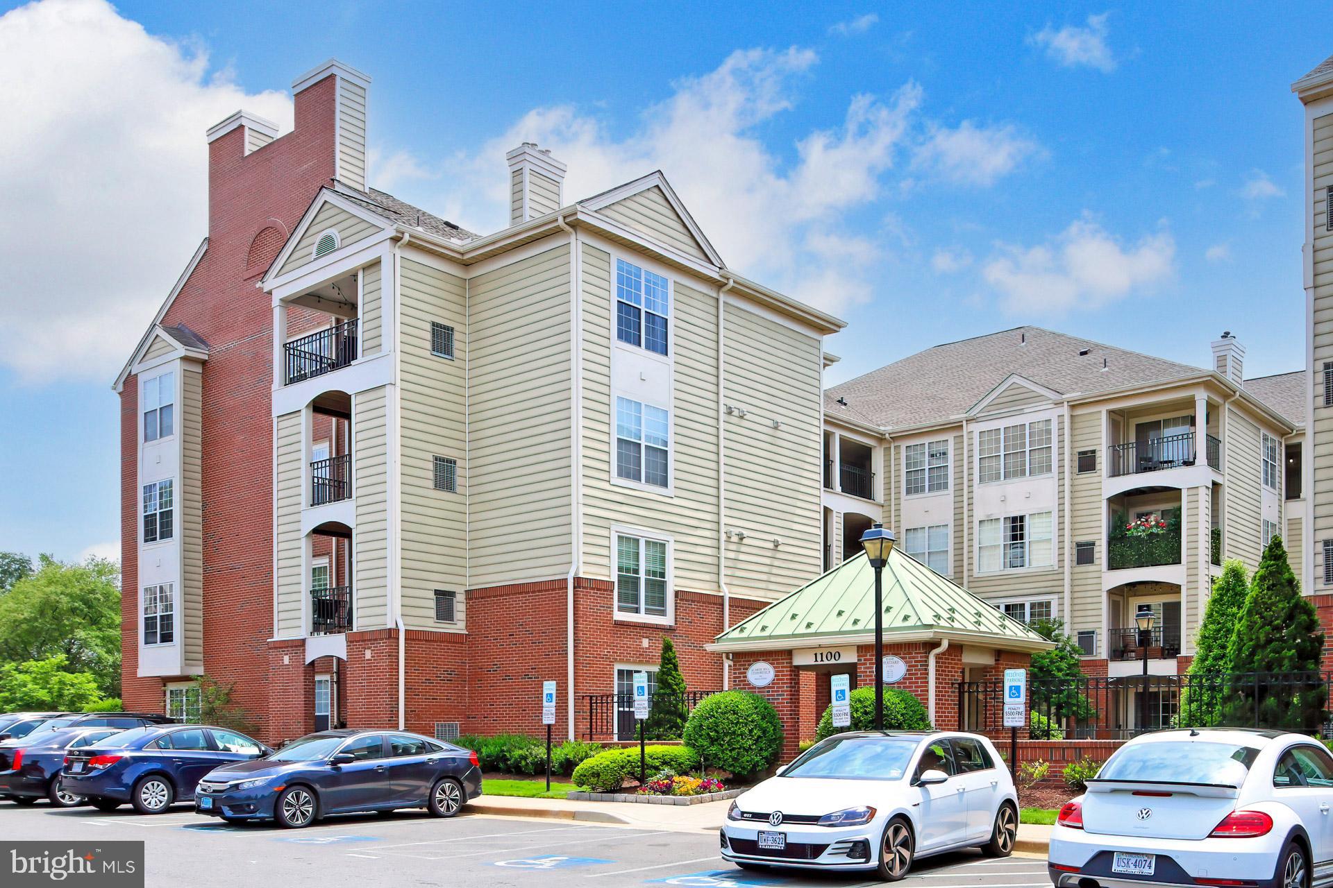 QUAKER HILL CONDOMINIUM - Residential