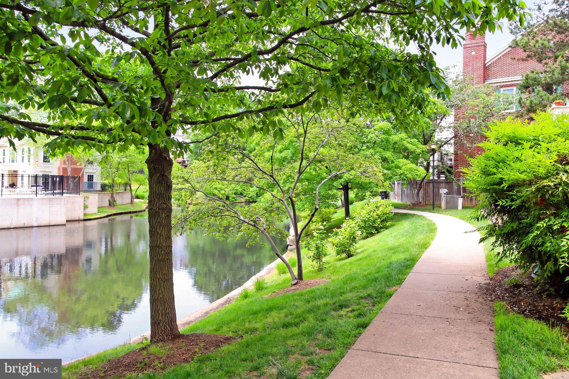 QUAKER HILL CONDOMINIUM - Residential