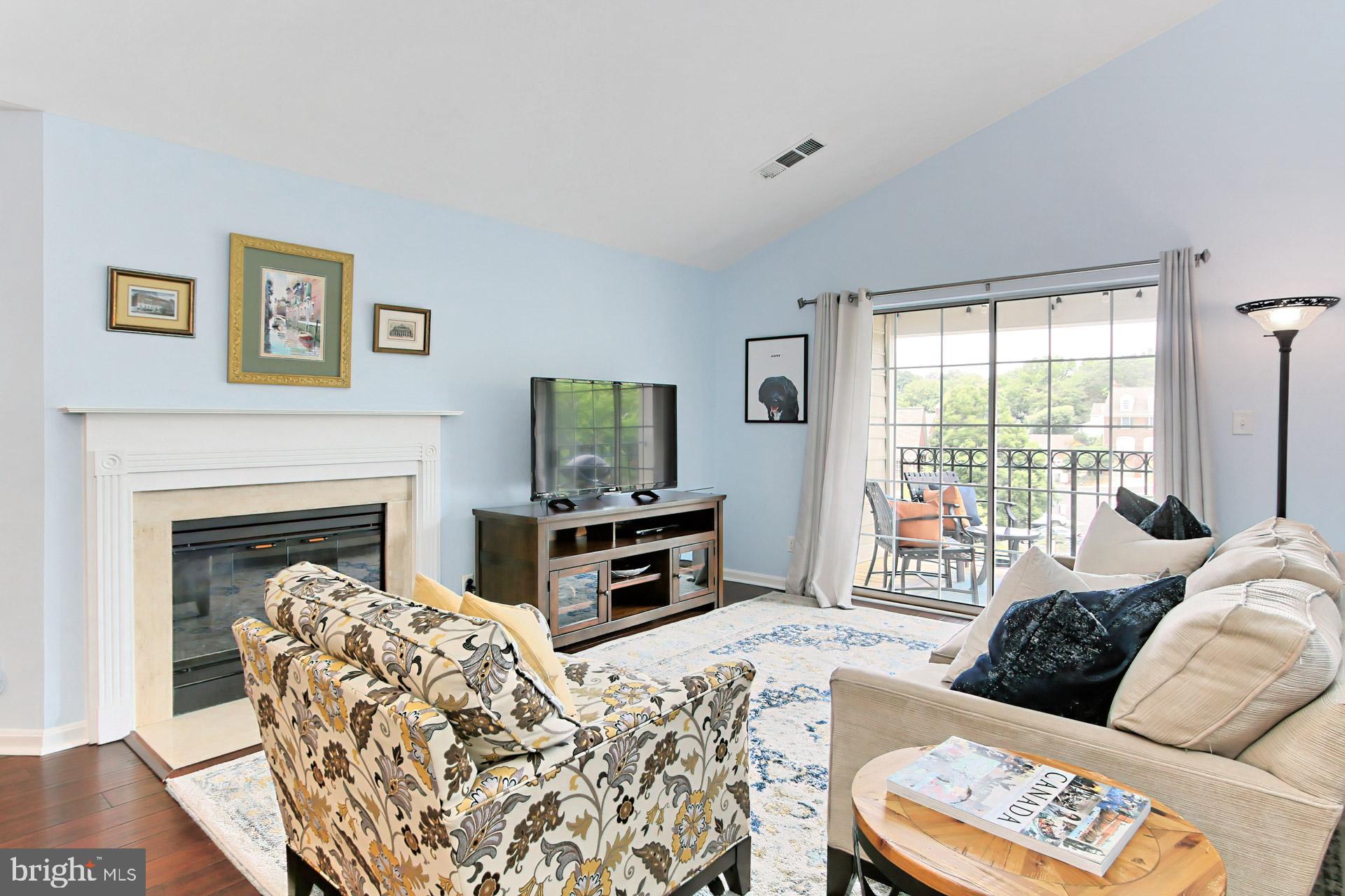 QUAKER HILL CONDOMINIUM - Residential