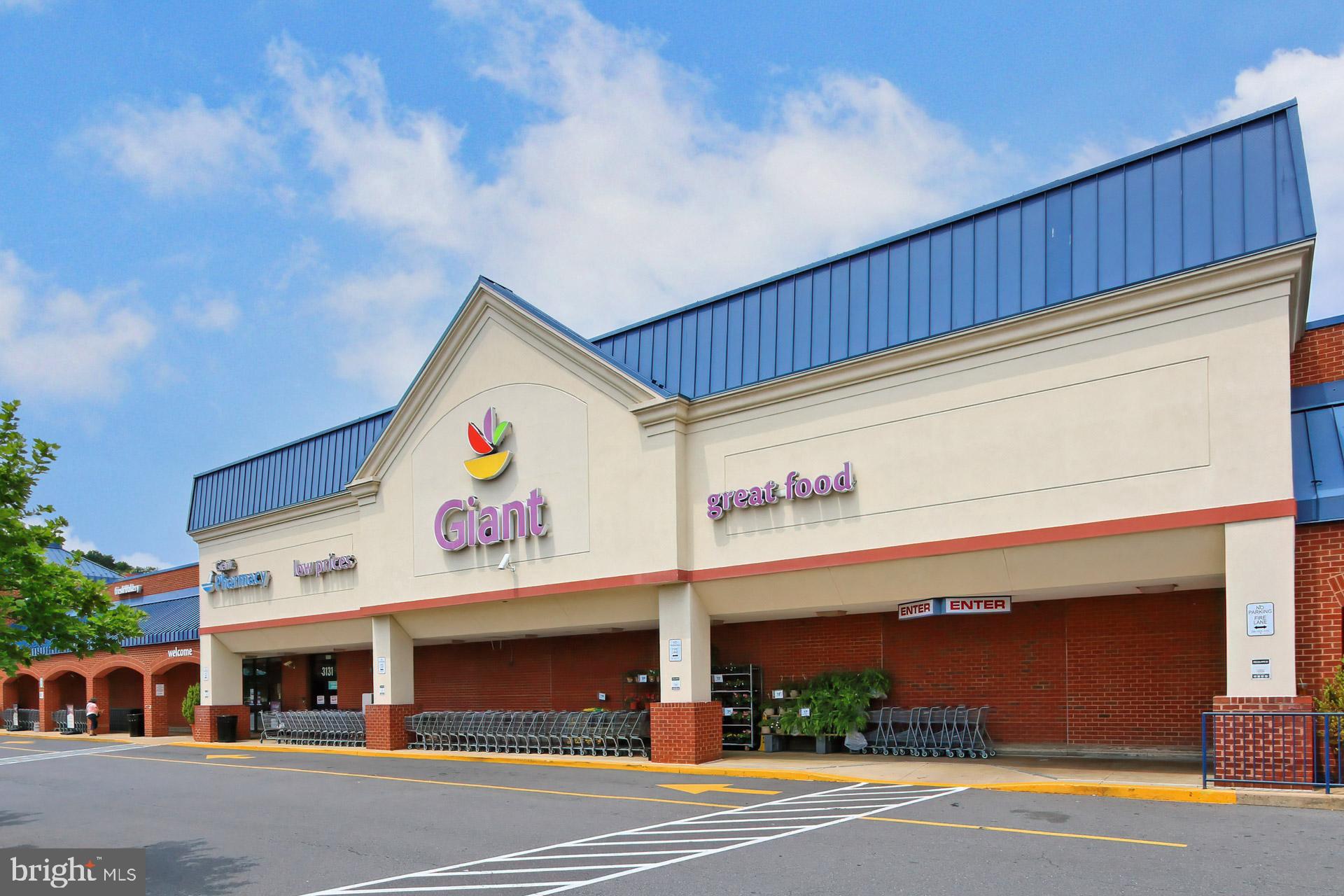 QUAKER HILL CONDOMINIUM - Residential