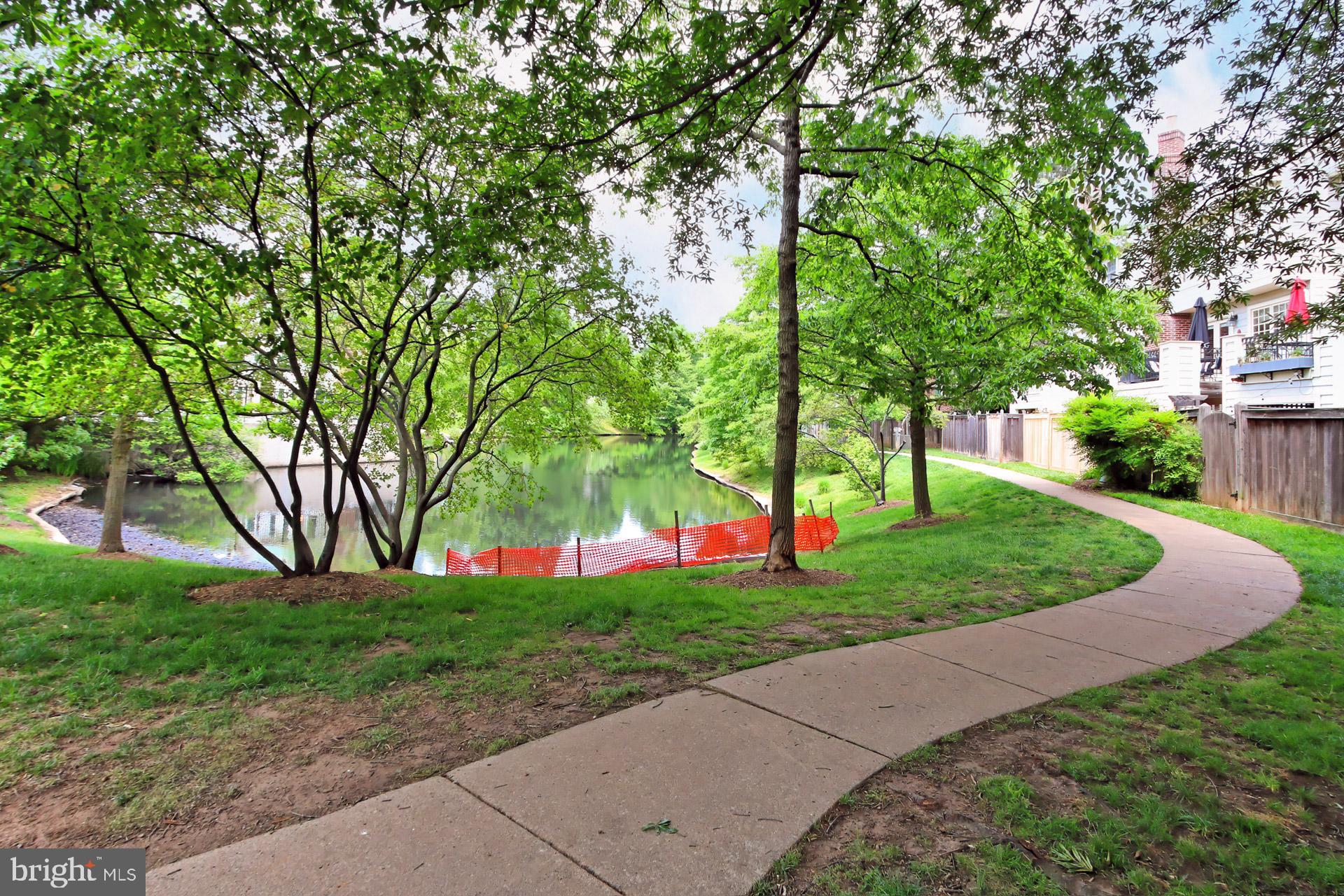 QUAKER HILL CONDOMINIUM - Residential