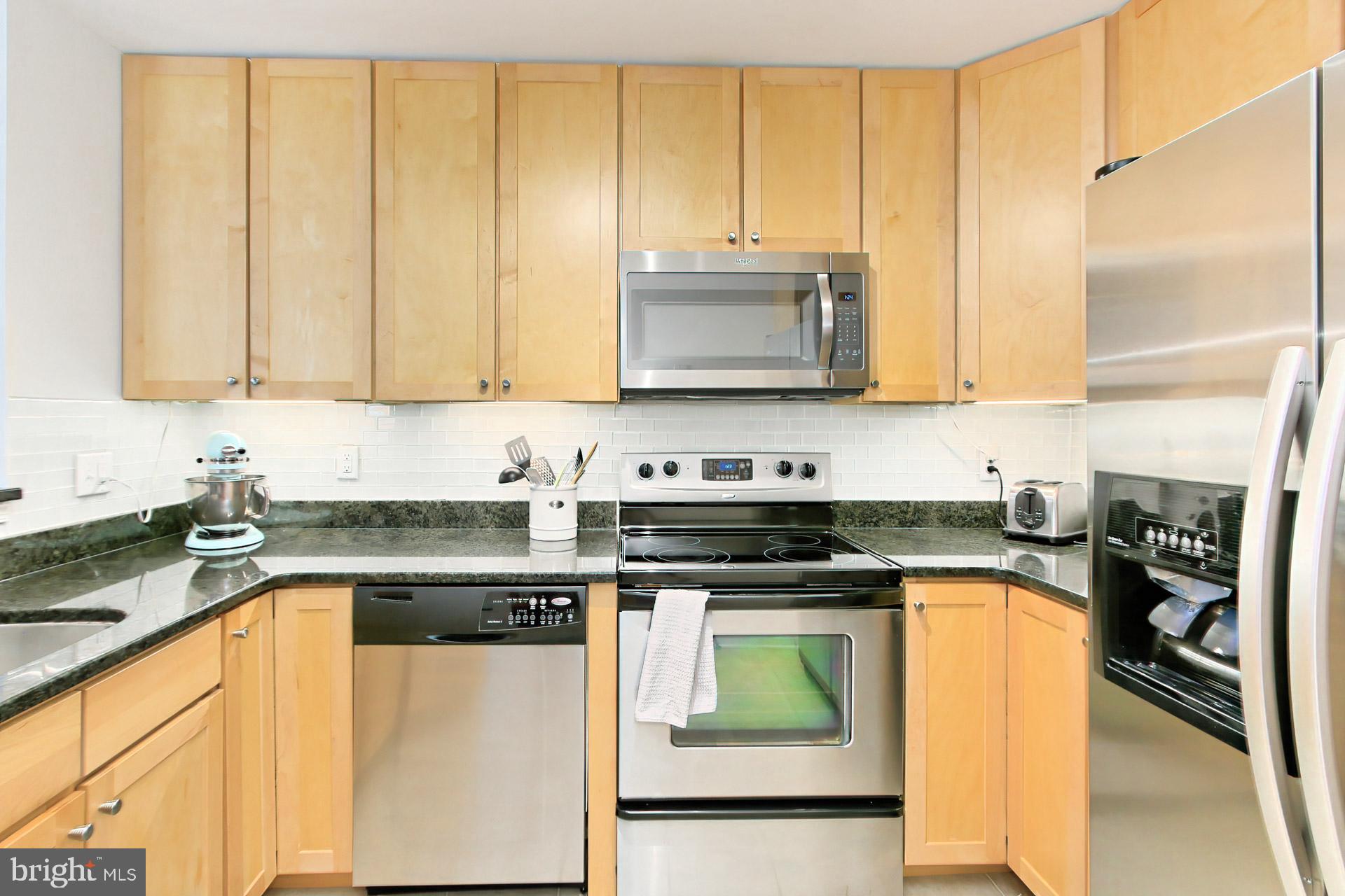 QUAKER HILL CONDOMINIUM - Residential