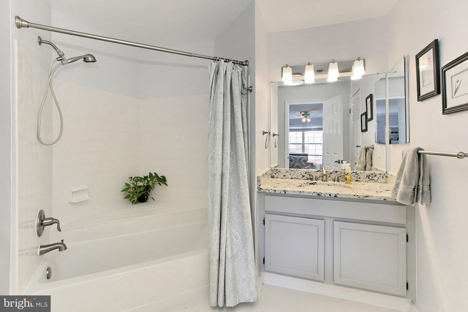 QUAKER HILL CONDOMINIUM - Residential