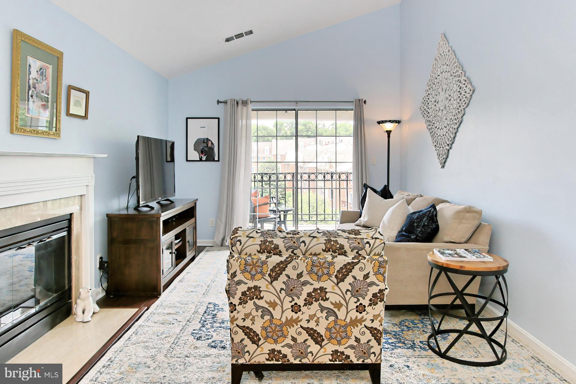 QUAKER HILL CONDOMINIUM - Residential