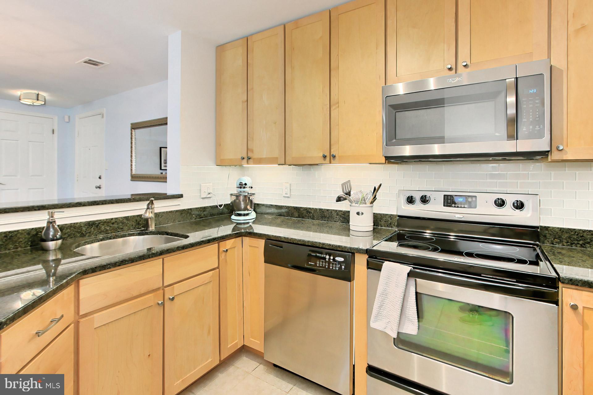 QUAKER HILL CONDOMINIUM - Residential