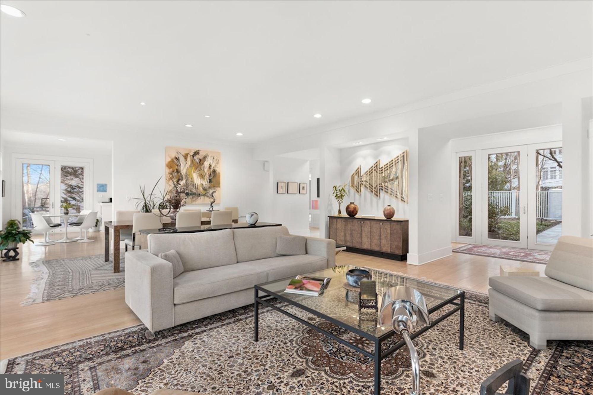 FOREST HILLS - Residential