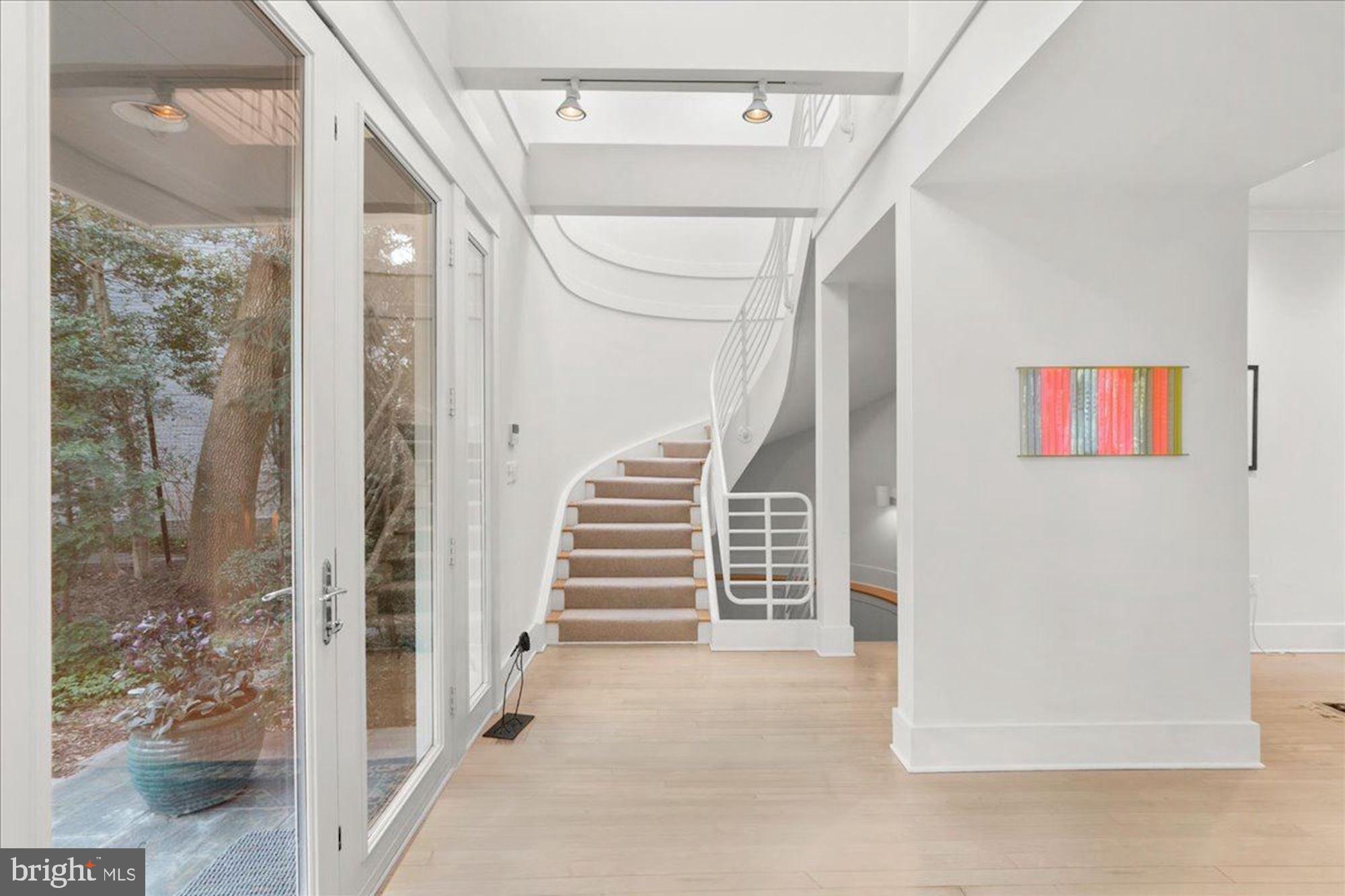FOREST HILLS - Residential
