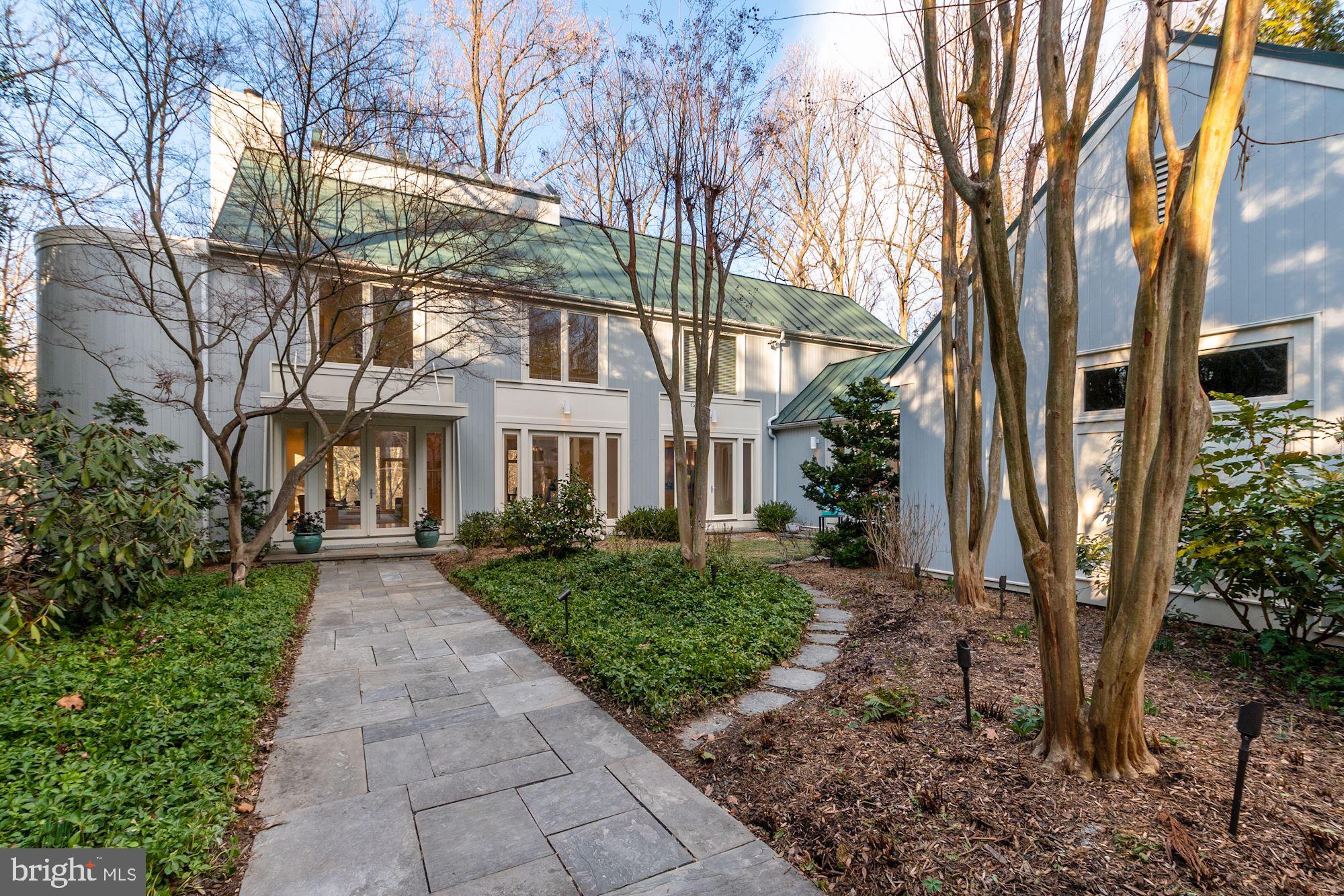 FOREST HILLS - Residential