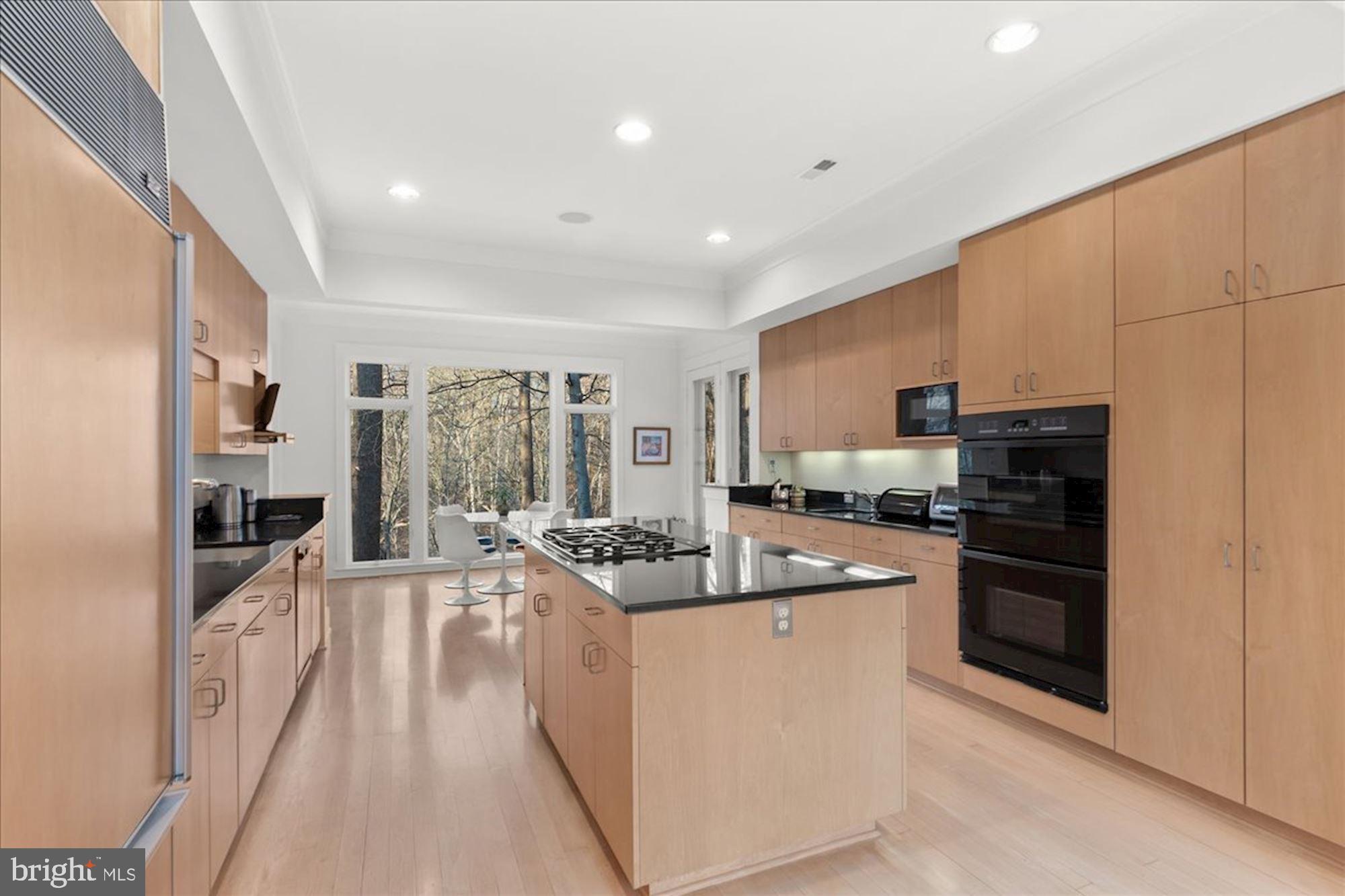 FOREST HILLS - Residential